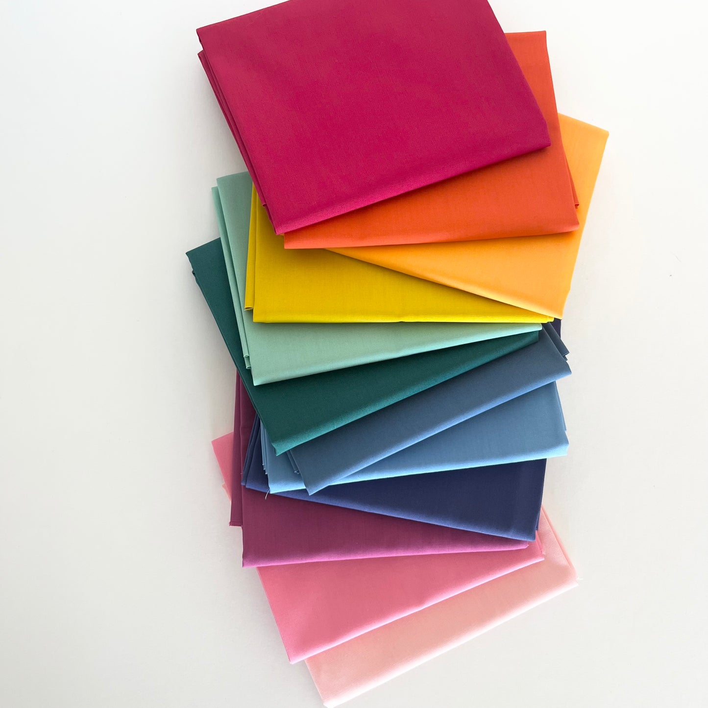Saturated Rainbow Bundle
