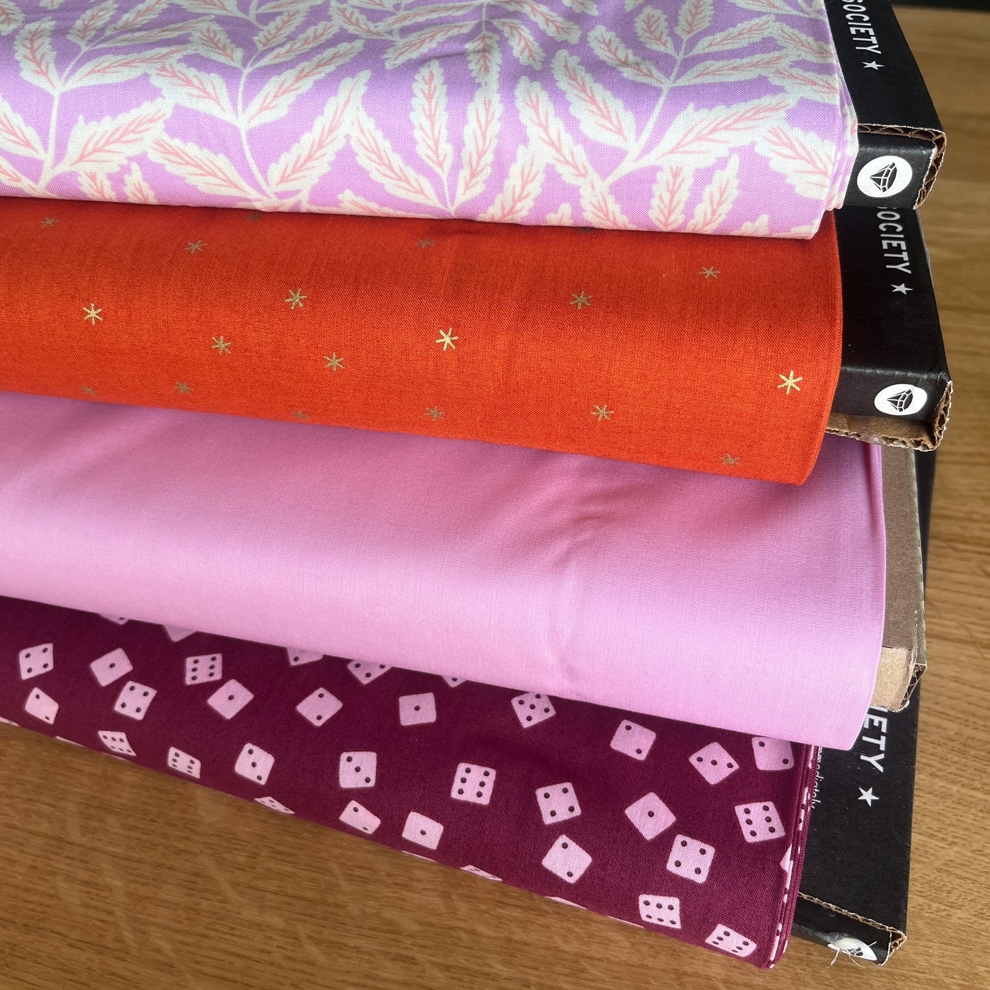 Sawtooth Starshine Quilt Kit (Cherry Blossom)