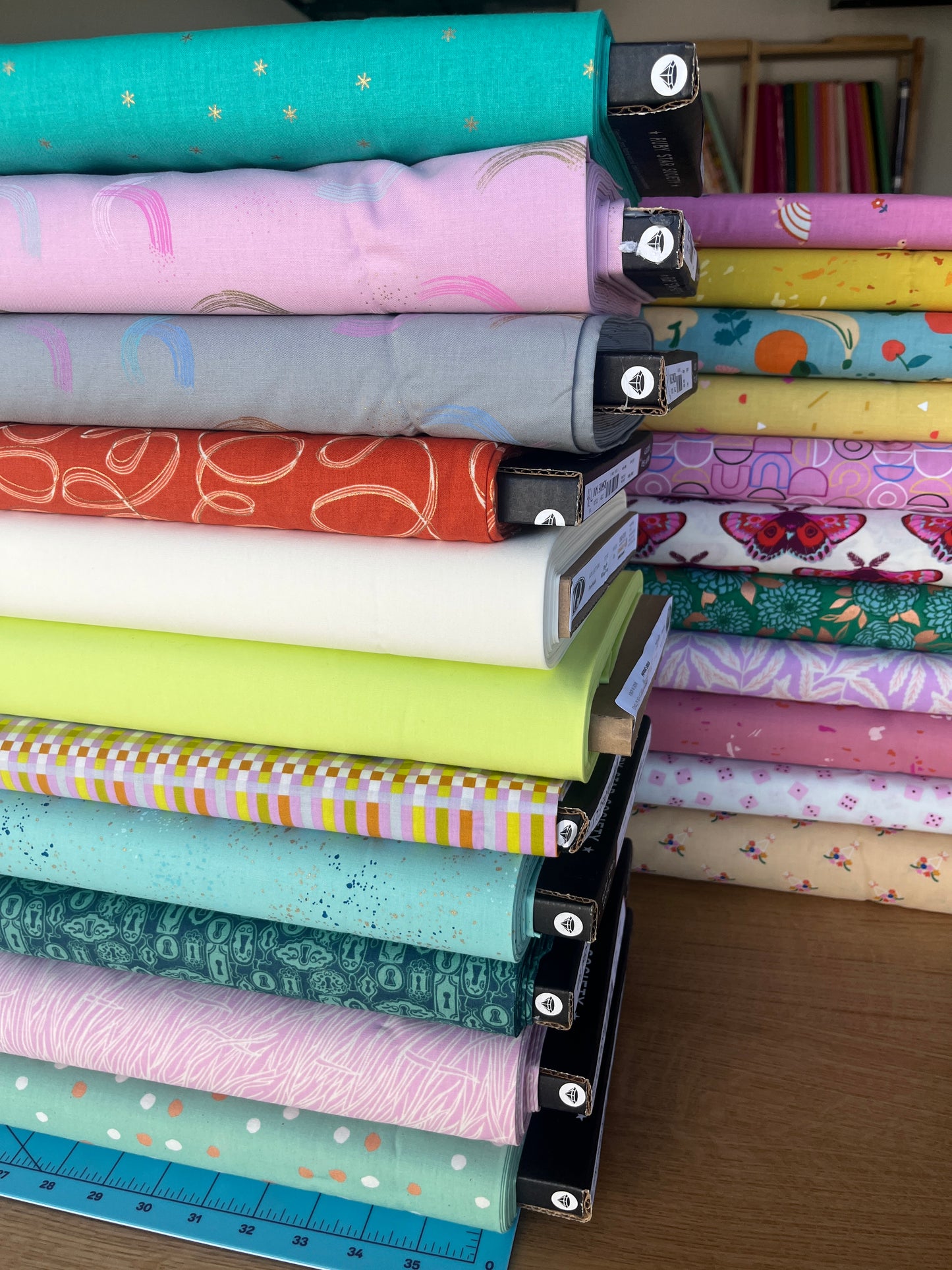 Stella Rose Quilt Kit (Melon Ball)